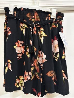 LuLaRoe Ella Black Floral Paper Bag  Tie-Waist Shorts
